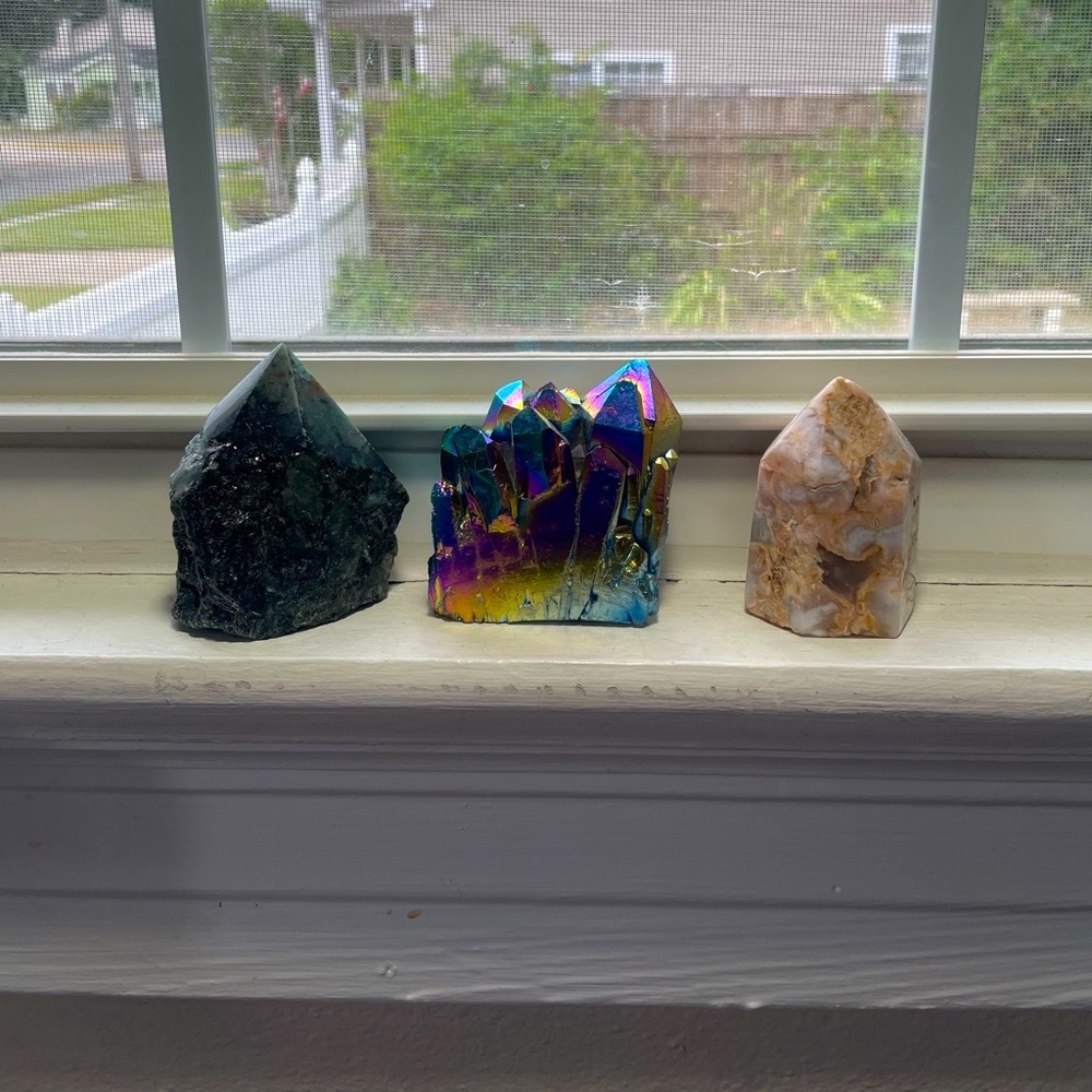 Crystal set: Emerald, titanium aura quartz, and crazy lace agate